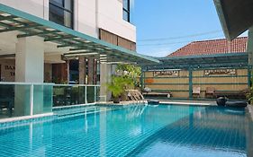 บ้านธันวา - Mrt รัชดาภิเษก ทางออก 1 หรือ 2